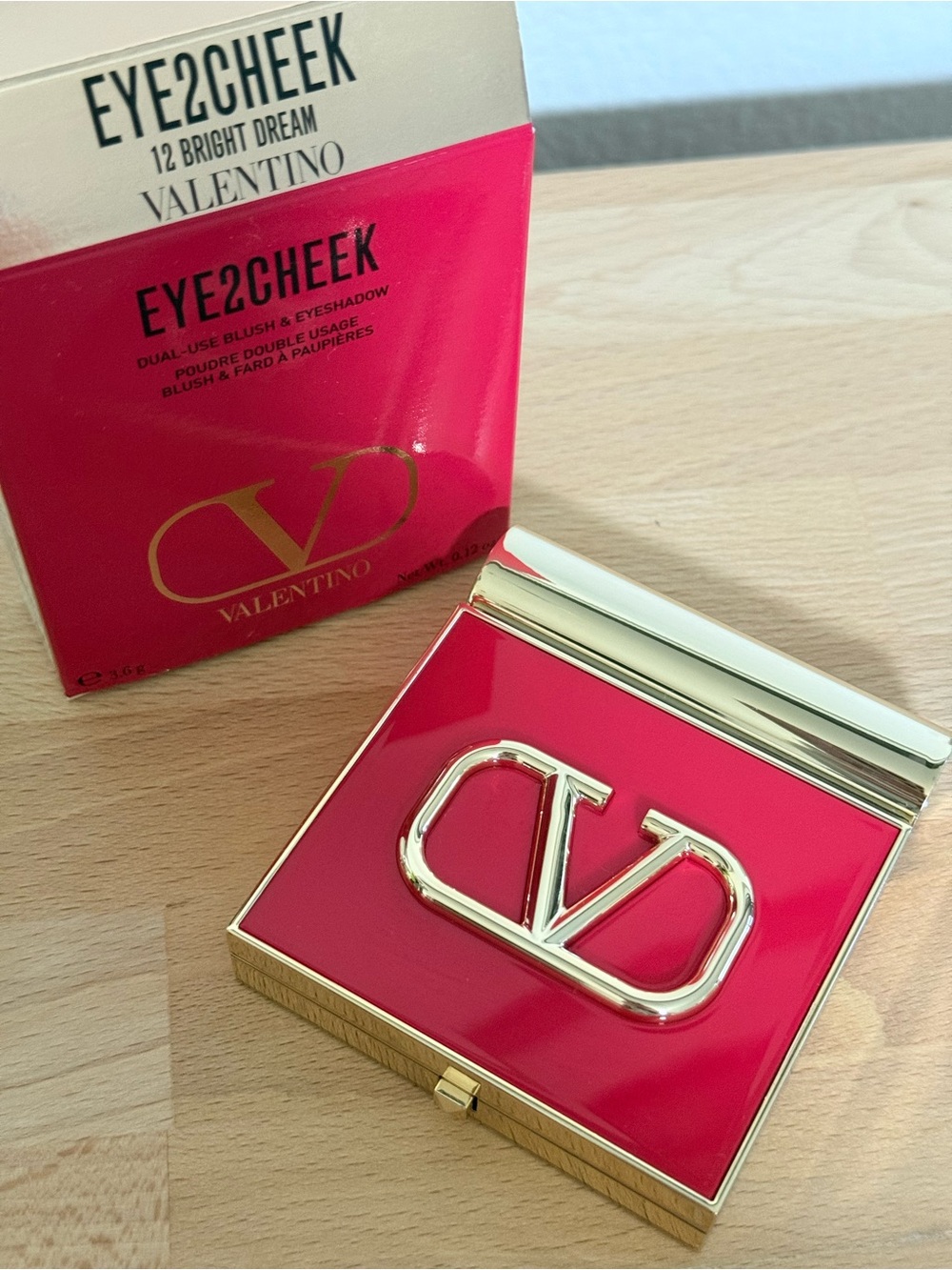 Valentino EYE2CHEEK Dual-Use Blush & Eyeshadow- 12 Bright Dream - Picture 4 of 7